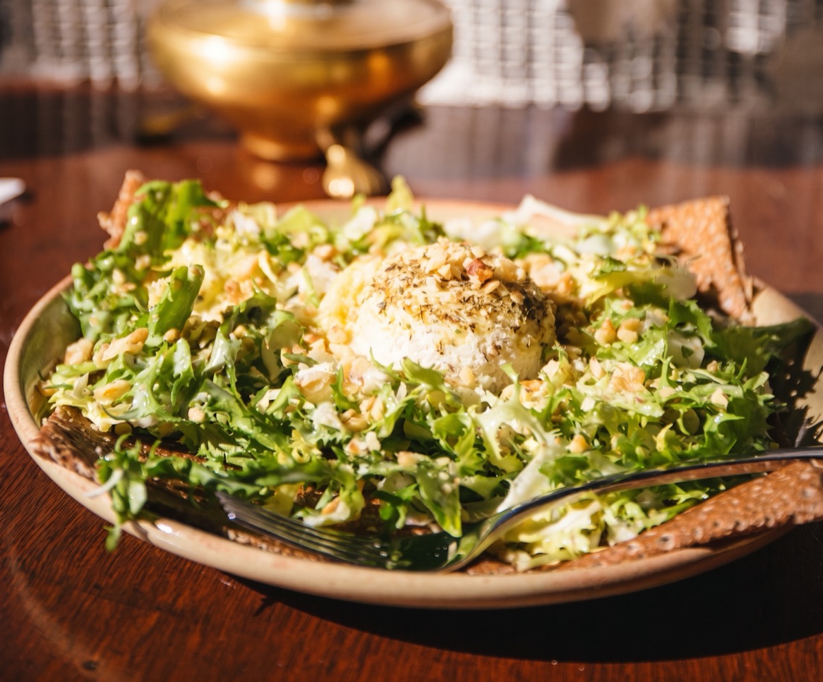 Salade de chèvre chaud